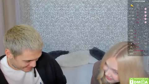 Snapshot of eshcka chatting on October 2025 02:09:01 PM Megan and Brad online show from October 2025 02:09:01 PM