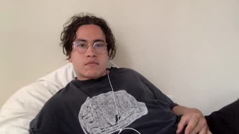 esiiiiiiiiis online show from April 2026 03:00:01 PM