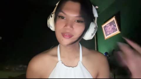 Snapshot of esilchan chatting on November 2025 02:45:01 AM Chelliane online show from November 2025 02:45:01 AM