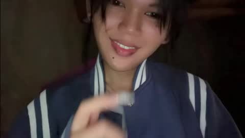 Snapshot of esilchan chatting on December 2025 04:07:02 AM Chelliane online show from December 2025 04:07:02 AM