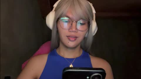 Snapshot of esilchan chatting on December 2025 12:38:02 AM Chelliane online show from December 2025 12:38:02 AM