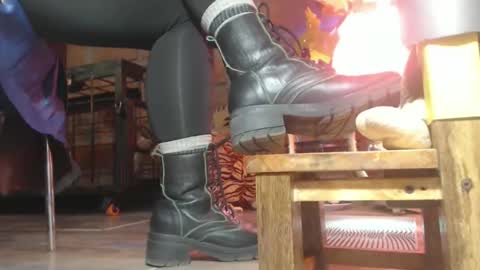 Eskela911 online show from April 2026 09:04:02 PM