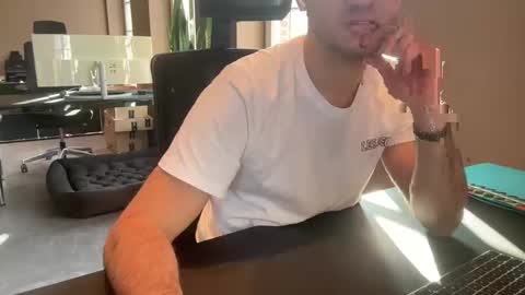 Snapshot of eskp chatting on March 2025 08:04:02 AM eskp online show from March 2025 08:04:02 AM