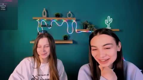 esme_moore_ online show from November 2025 09:22:01 AM