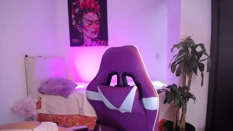 Esmeralda online show from February 2026 07:42:02 PM