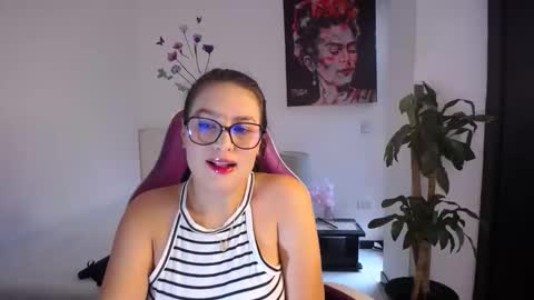 Esmeralda online show from February 2026 07:23:02 PM