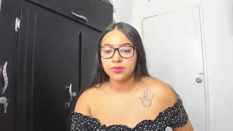 esmeralda_diaz_ online show from February 2026 06:01:02 AM