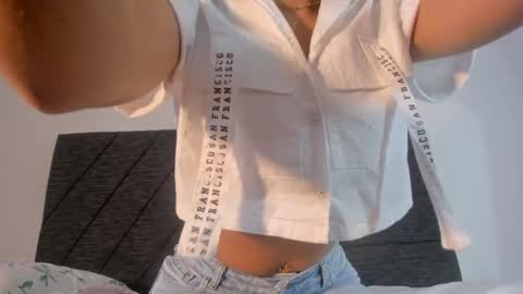 Snapshot of esmeralda_noir chatting on June 2026 12:30:01 PM esme online show from June 2026 12:30:01 PM
