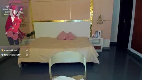 Snapshot of esmeraldalindsey chatting on March 2025 06:35:01 AM ESMERALDA online show from March 2025 06:35:01 AM