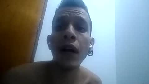 esneyderhenao20 online show from February 2025 09:16:02 PM