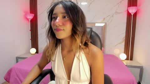 esperanzamora online show from April 2026 12:10:01 PM