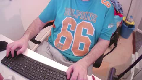 Snapshot of essex_wild chatting on March 2025 08:40:01 PM Morph online show from March 2025 08:40:01 PM