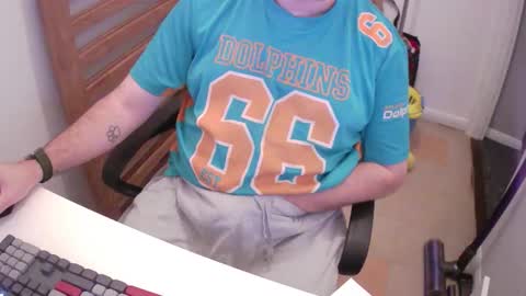 Snapshot of essex_wild chatting on October 2025 08:40:02 PM Morph online show from October 2025 08:40:02 PM