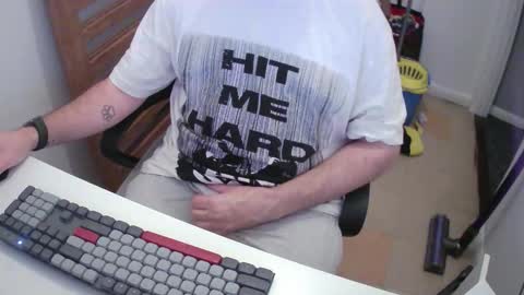 Snapshot of essex_wild chatting on November 2025 08:33:02 PM Morph online show from November 2025 08:33:02 PM