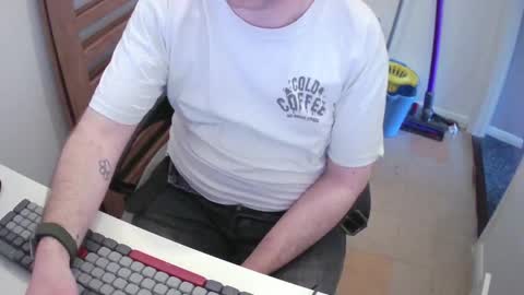 Snapshot of essex_wild chatting on April 2026 05:10:02 PM Morph online show from April 2026 05:10:02 PM
