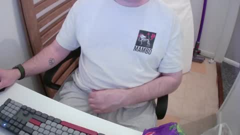 Snapshot of essex_wild chatting on May 2026 09:01:01 PM Morph online show from May 2026 09:01:01 PM