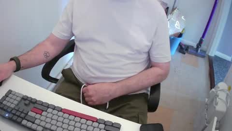 Snapshot of essex_wild chatting on May 2026 10:13:01 AM Morph online show from May 2026 10:13:01 AM