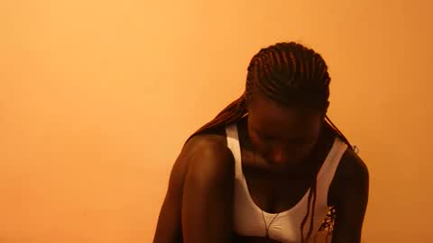 Snapshot of essie_n chatting on November 2025 04:48:02 AM Eddah online show from November 2025 04:48:02 AM