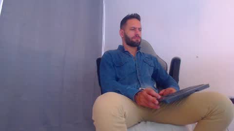 Snapshot of esteban7984068 chatting on December 2024 07:53:02 PM esteban online show from December 2024 07:53:02 PM