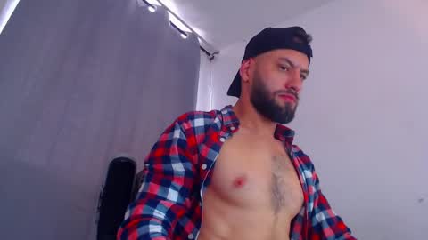 Snapshot of esteban7984068 chatting on February 2025 07:05:02 PM esteban online show from February 2025 07:05:02 PM