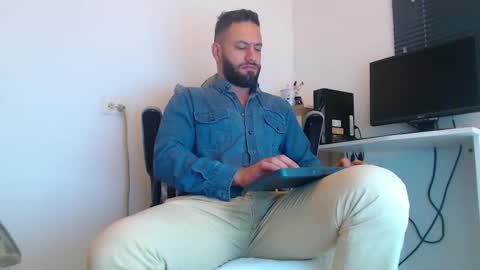 esteban online show from February 2026 12:45:02 PM