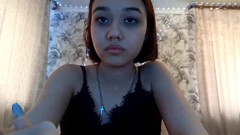 estellekirbo online show from April 2026 01:01:01 PM