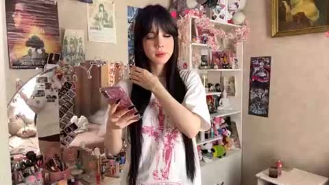Snapshot of estellezdebski chatting on June 2026 12:22:01 PM estellezdebski online show from June 2026 12:22:01 PM
