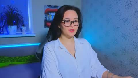 EsterPlayful online show from November 2025 09:52:01 AM