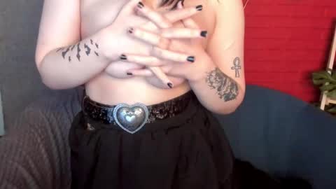 Ester  online show from March 2026 04:07:02 PM