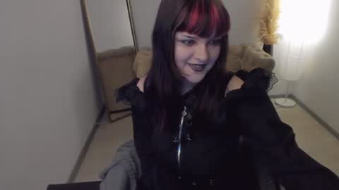 Snapshot of estertwilight chatting on June 2026 04:11:02 PM Ester online show from June 2026 04:11:02 PM