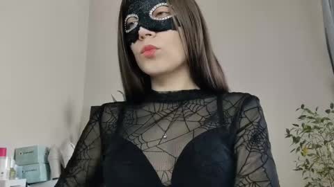 estherphillips online show from January 2026 03:11:01 AM