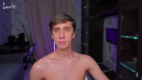 Snapshot of esthetics_boys chatting on December 2024 09:24:01 PM LOUIS online show from December 2024 09:24:01 PM