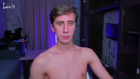 Snapshot of esthetics_boys chatting on December 2024 04:18:01 AM LOUIS online show from December 2024 04:18:01 AM