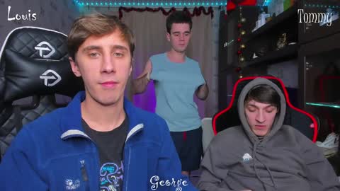 Snapshot of esthetics_boys chatting on January 2025 07:45:02 PM LOUIS online show from January 2025 07:45:02 PM