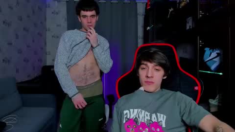 Snapshot of esthetics_boys chatting on March 2025 12:39:02 AM LOUIS online show from March 2025 12:39:02 AM