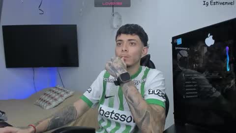 estivenvel online show from February 2026 03:09:02 PM