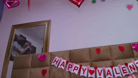 Estrella online show from February 2025 06:01:01 PM