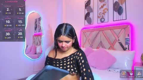 Estrella  online show from February 2026 05:29:01 PM