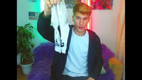 Snapshot of estrellita__jordan chatting on February 2025 02:33:01 AM JORDAN online show from February 2025 02:33:01 AM