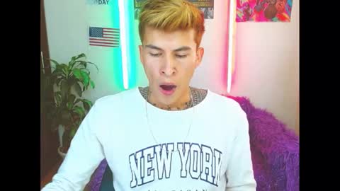 Snapshot of estrellita__jordan chatting on February 2025 06:24:01 PM JORDAN online show from February 2025 06:24:01 PM