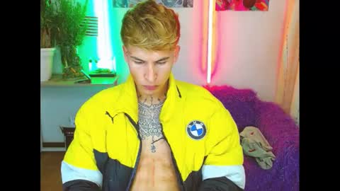 Snapshot of estrellita__jordan chatting on February 2025 04:33:02 AM JORDAN online show from February 2025 04:33:02 AM