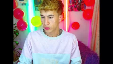 Snapshot of estrellita__jordan chatting on February 2025 08:54:02 AM JORDAN online show from February 2025 08:54:02 AM