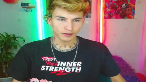 Snapshot of estrellita__jordan chatting on March 2025 05:18:02 AM JORDAN online show from March 2025 05:18:02 AM