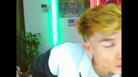 Snapshot of estrellita__jordan chatting on March 2025 04:32:01 AM JORDAN online show from March 2025 04:32:01 AM