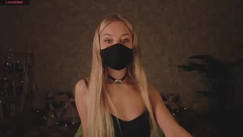 Sophia online show from March 2026 10:15:01 PM