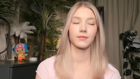 Natalie online show from February 2026 05:44:01 AM