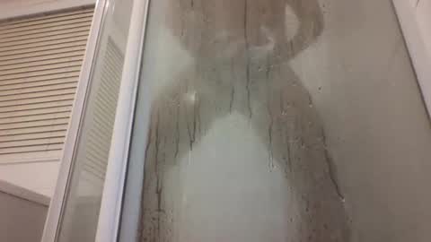 Snapshot of etextratestacle chatting on January 2025 04:55:01 PM ET online show from January 2025 04:55:01 PM