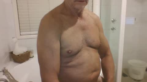 Snapshot of etextratestacle chatting on February 2025 05:47:02 PM ET online show from February 2025 05:47:02 PM