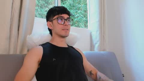 etham_wolf1 online show from March 2026 05:56:01 PM