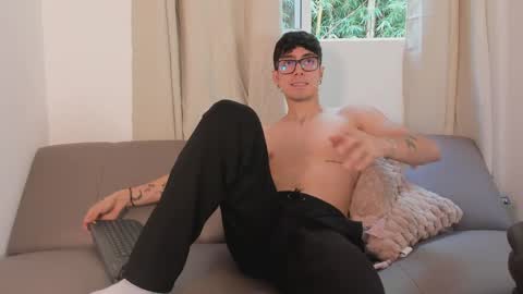 etham_wolf1 online show from March 2026 05:57:02 PM